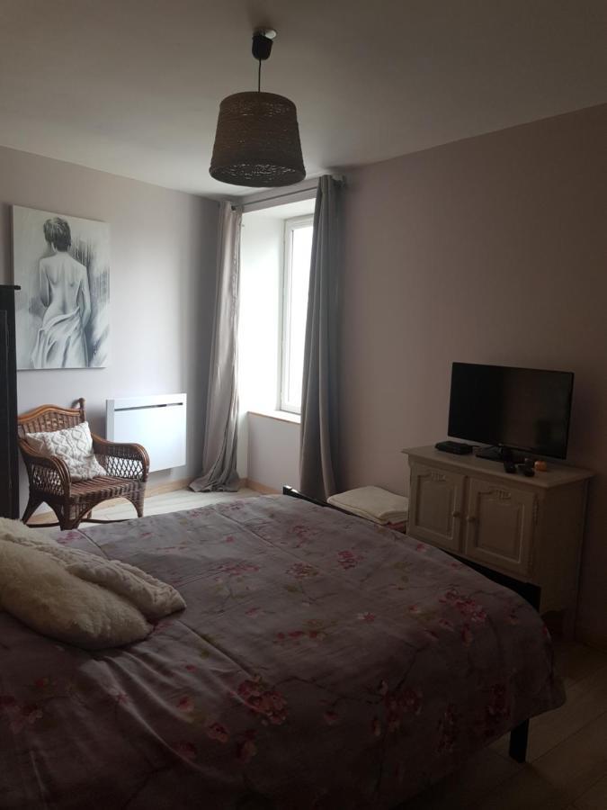 Maison ,1 Chambre, Une Petite Piece , Un Salon, 5 Couchages Villa Chevire-le-Rouge Bagian luar foto